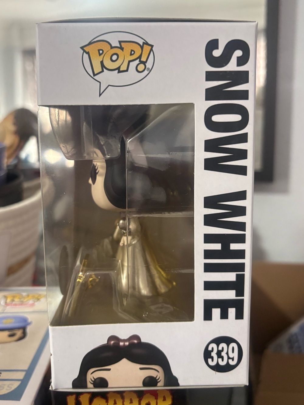Funko pop Ultimate princess, Snow White with exclusive pin - Picture 5 of 8